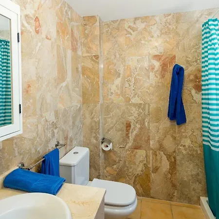 Jessica Lanzarote By Villa Playa Blanca (Lanzarote)